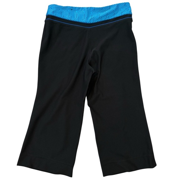 Nike Women’s Fit Dry Capri Cropped Leggings with Blue Patterned Waist Size Small - Picture 5 of 8